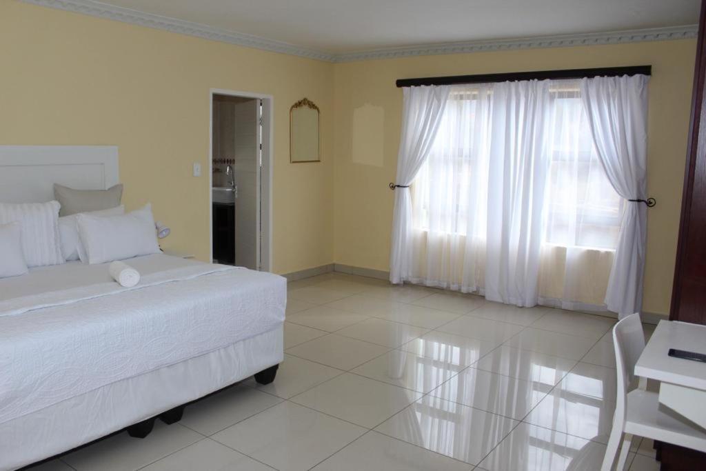 Dineo'S Lodge And Spa Burgersfort Εξωτερικό φωτογραφία