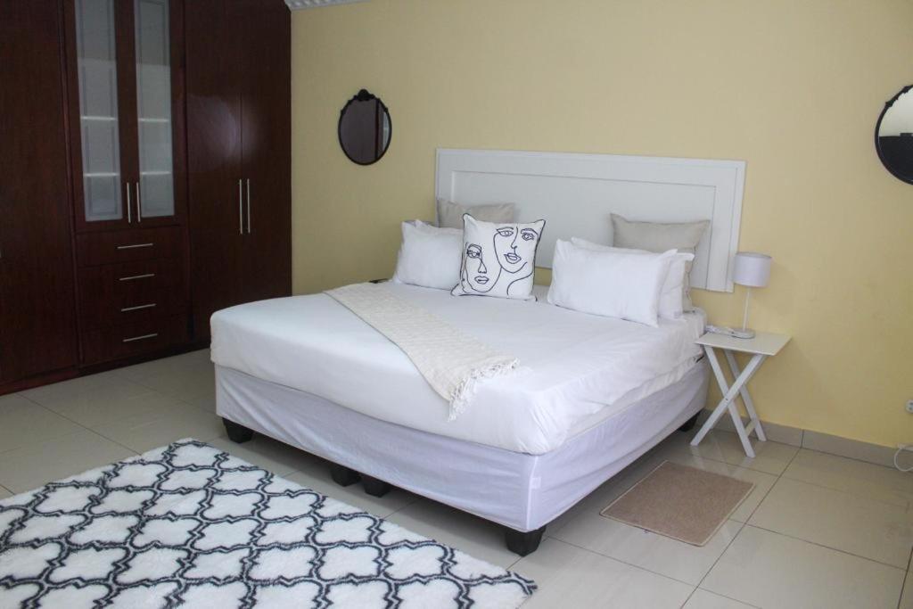 Dineo'S Lodge And Spa Burgersfort Εξωτερικό φωτογραφία