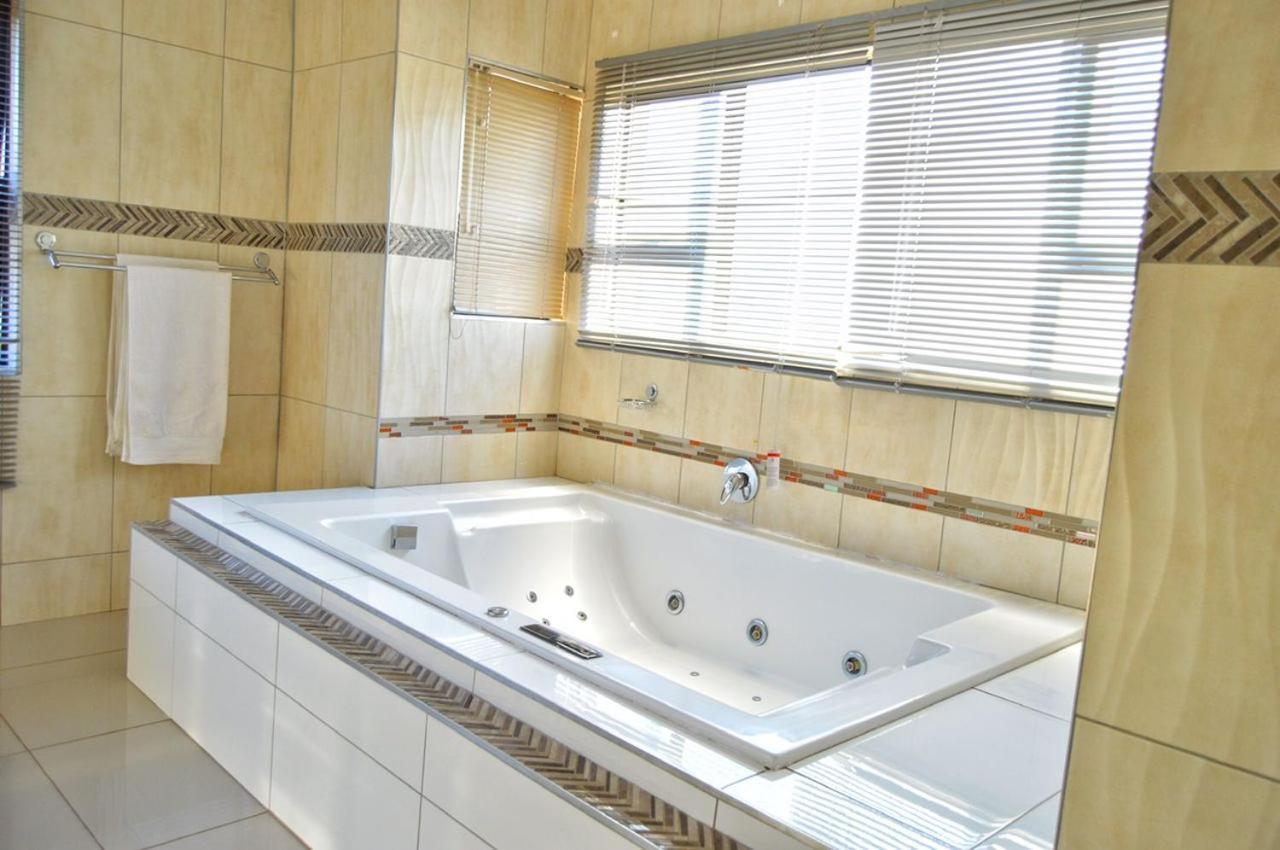 Dineo'S Lodge And Spa Burgersfort Εξωτερικό φωτογραφία